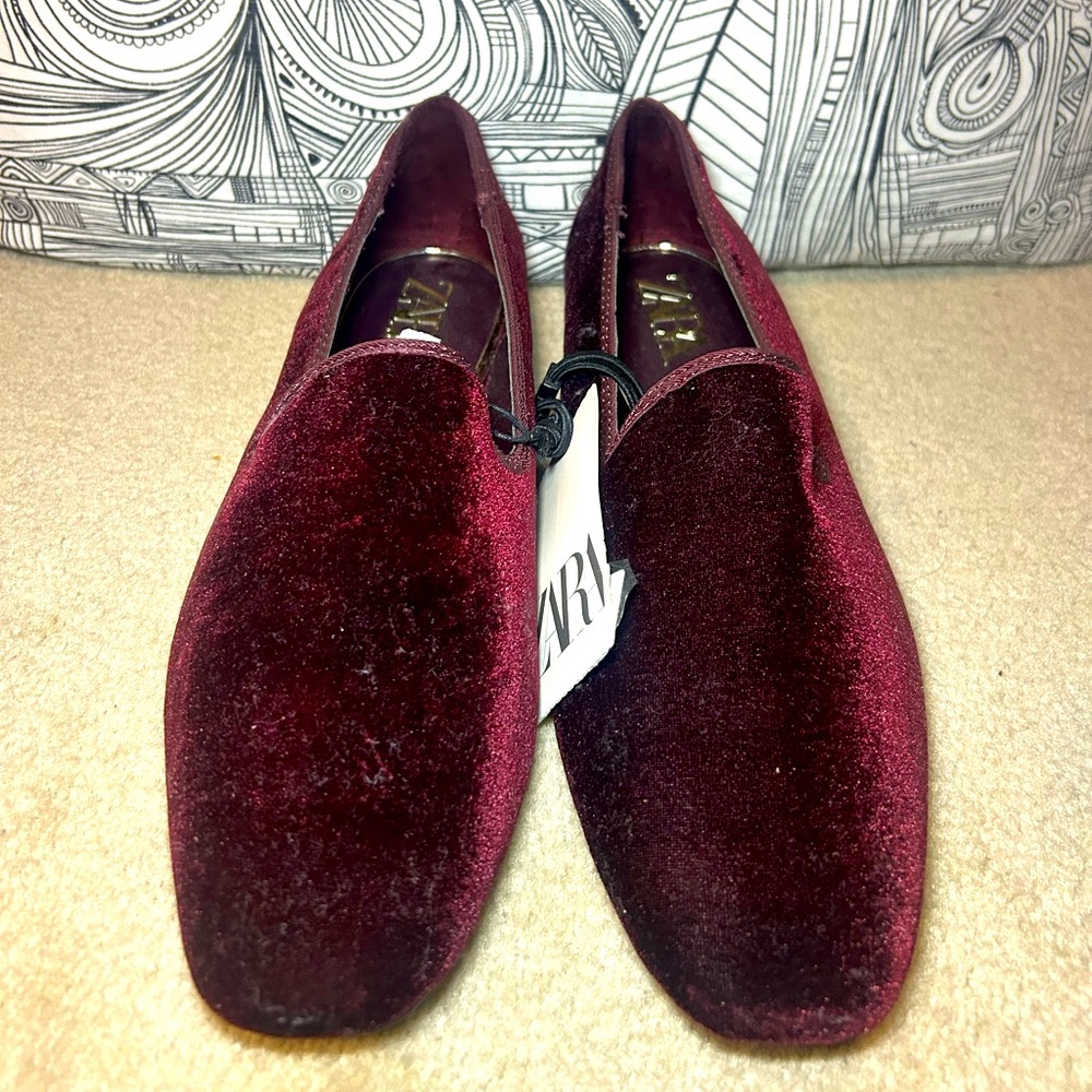 NWT ZARA Burgundy Velvet Square Toe Flat Loafers